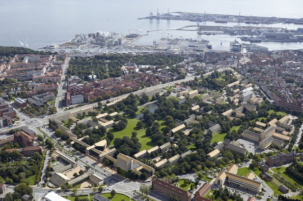 Aerial view Aarhus with part of the campus in the foreground. Photo: Jørgen Weber, AU Foto